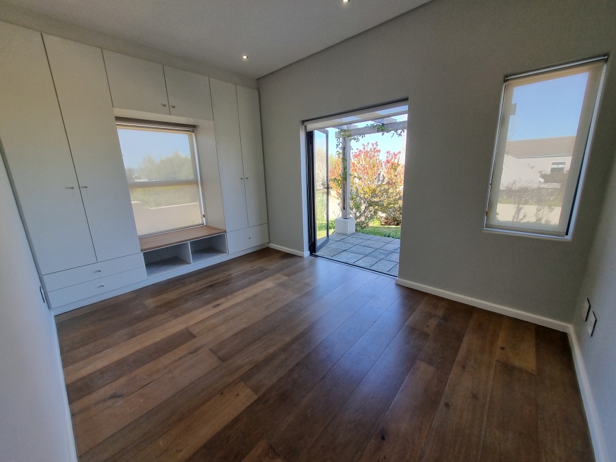 To Let 3 Bedroom Property for Rent in Croydon Western Cape